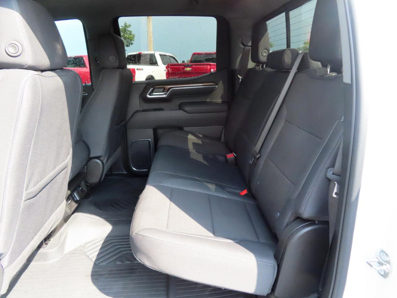 Chevrolet Silverado 1500 4WD Crew Cab 147" LT w/1LT 2025