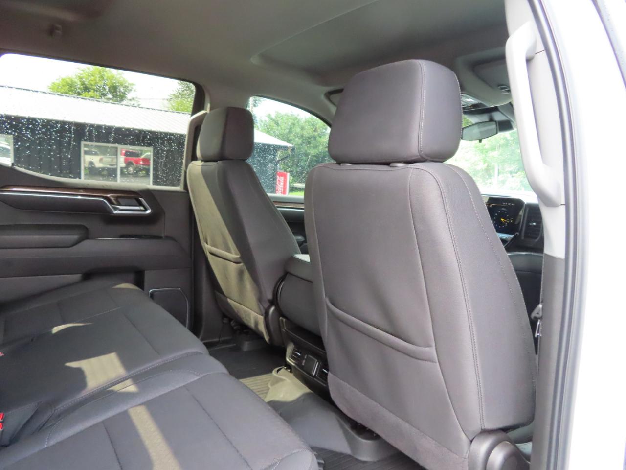 Chevrolet Silverado 1500 4WD Crew Cab 147" LT w/1LT 2025