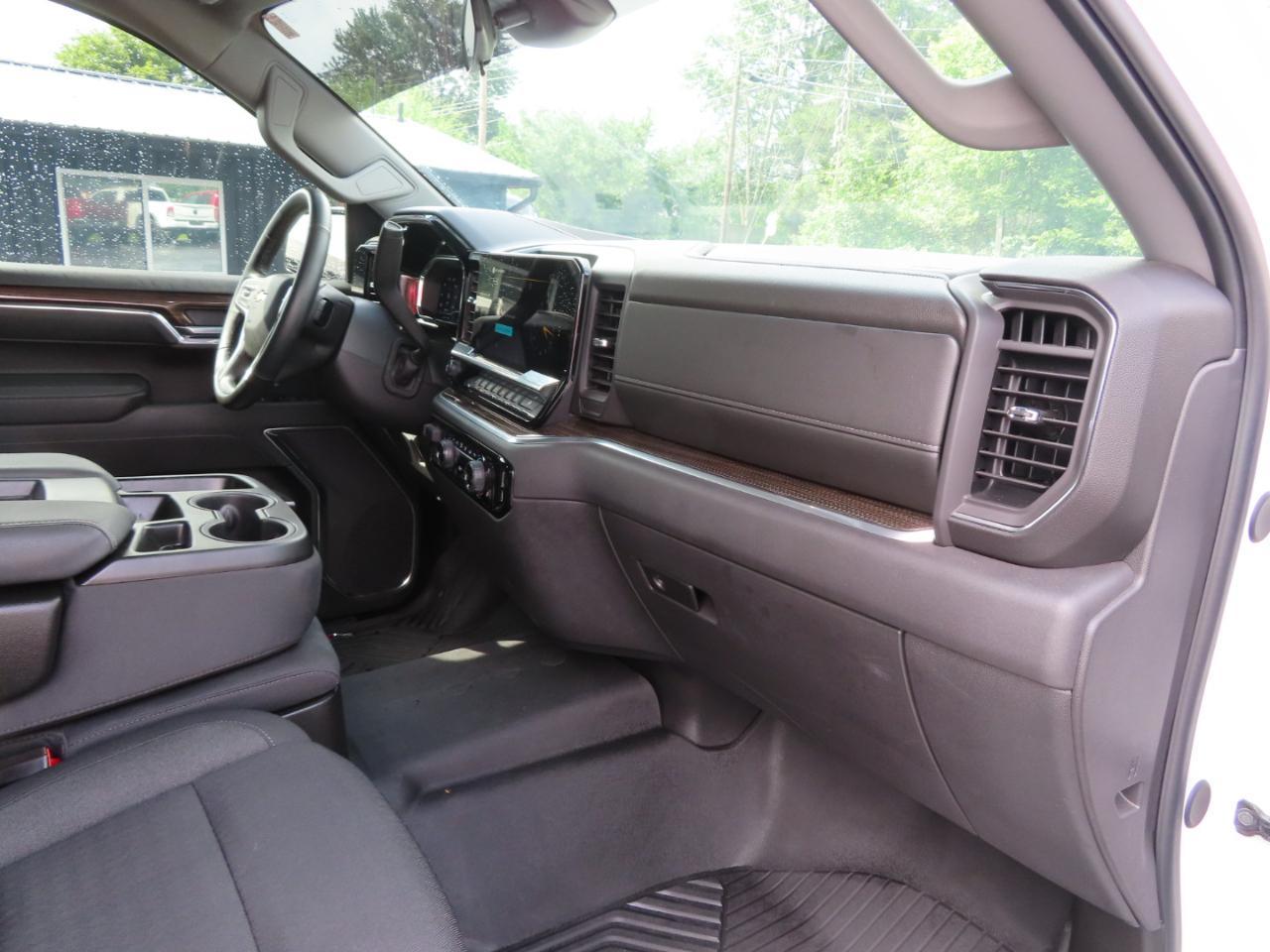 Chevrolet Silverado 1500 4WD Crew Cab 147" LT w/1LT 2025