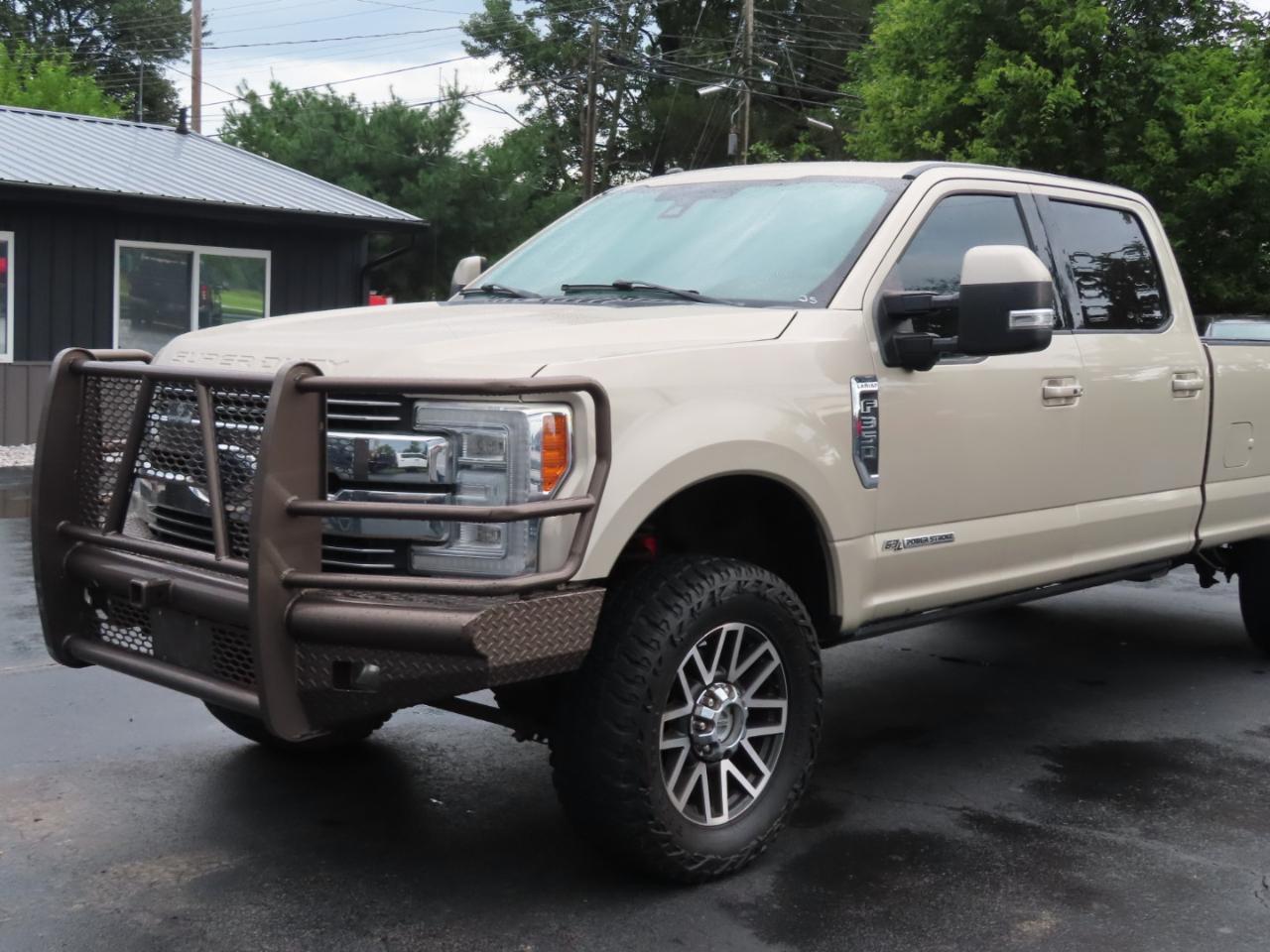 Ford Super Duty F-350 SRW Lariat 4WD Crew Cab 8' Box 2017