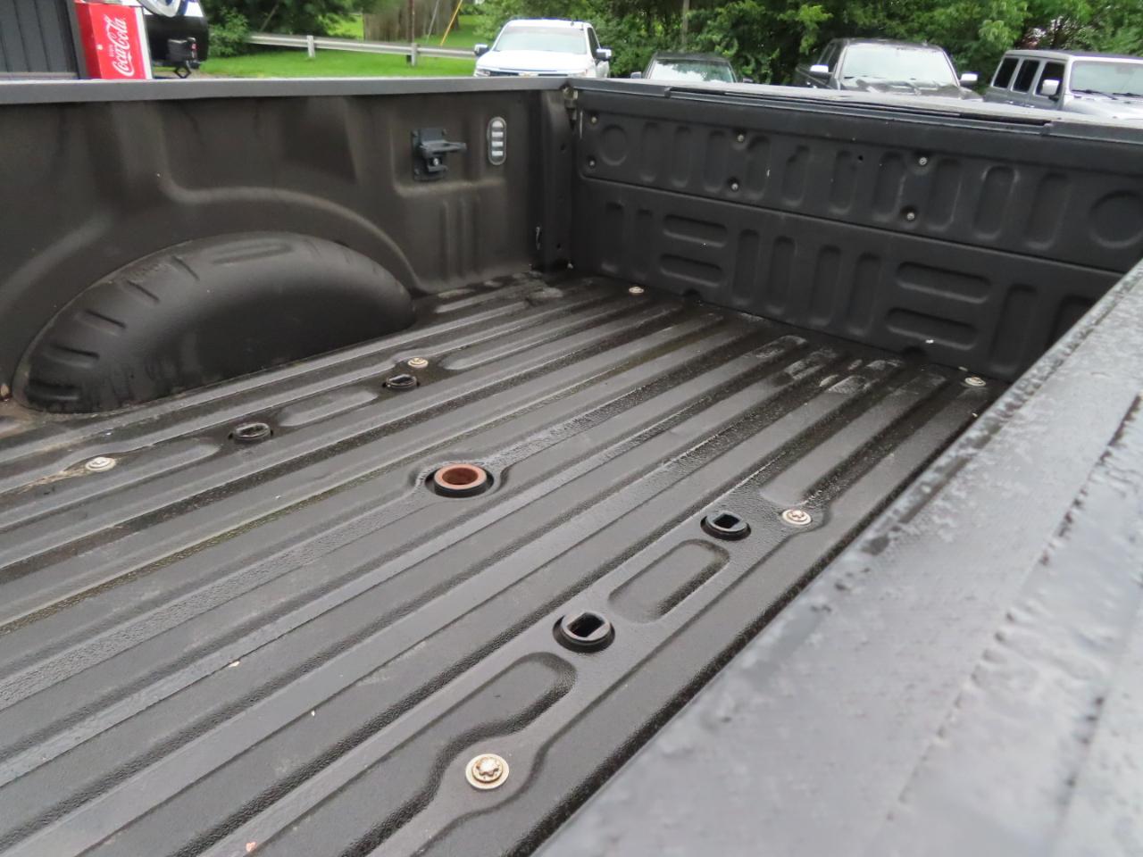 Ford Super Duty F-350 SRW Lariat 4WD Crew Cab 8' Box 2017