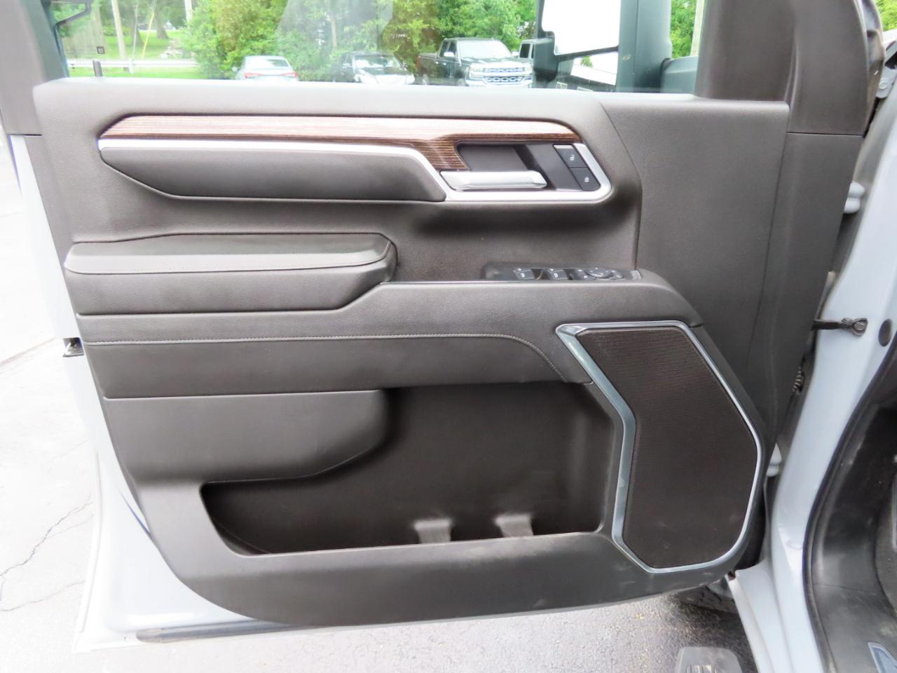 GMC Sierra 2500HD 4WD Crew Cab 159" SLE 2025