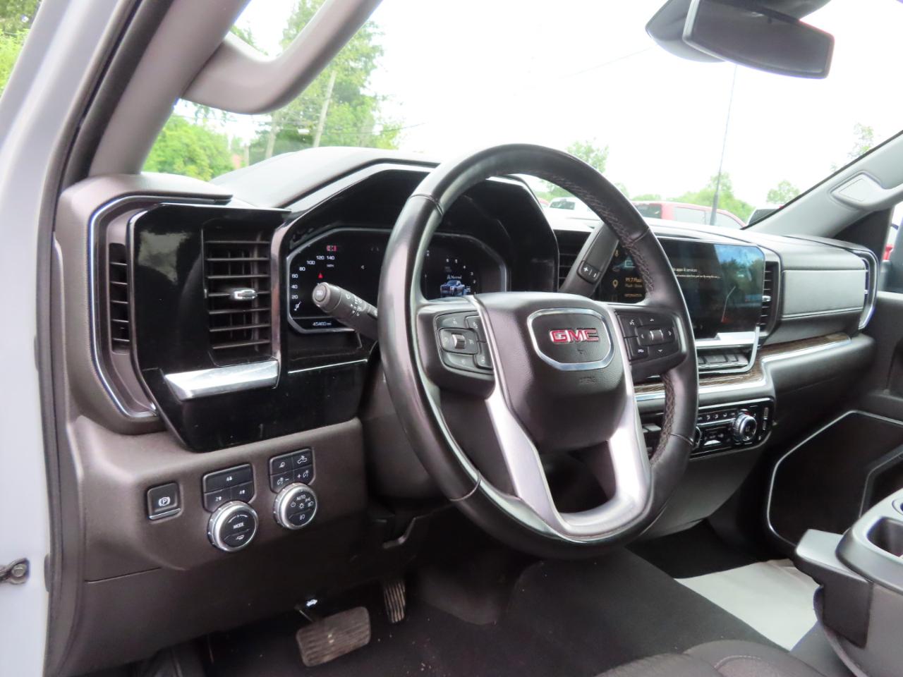 GMC Sierra 2500HD 4WD Crew Cab 159" SLE 2025