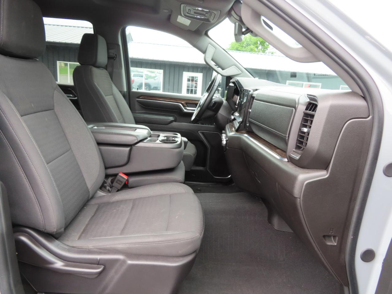 GMC Sierra 2500HD 4WD Crew Cab 159" SLE 2025