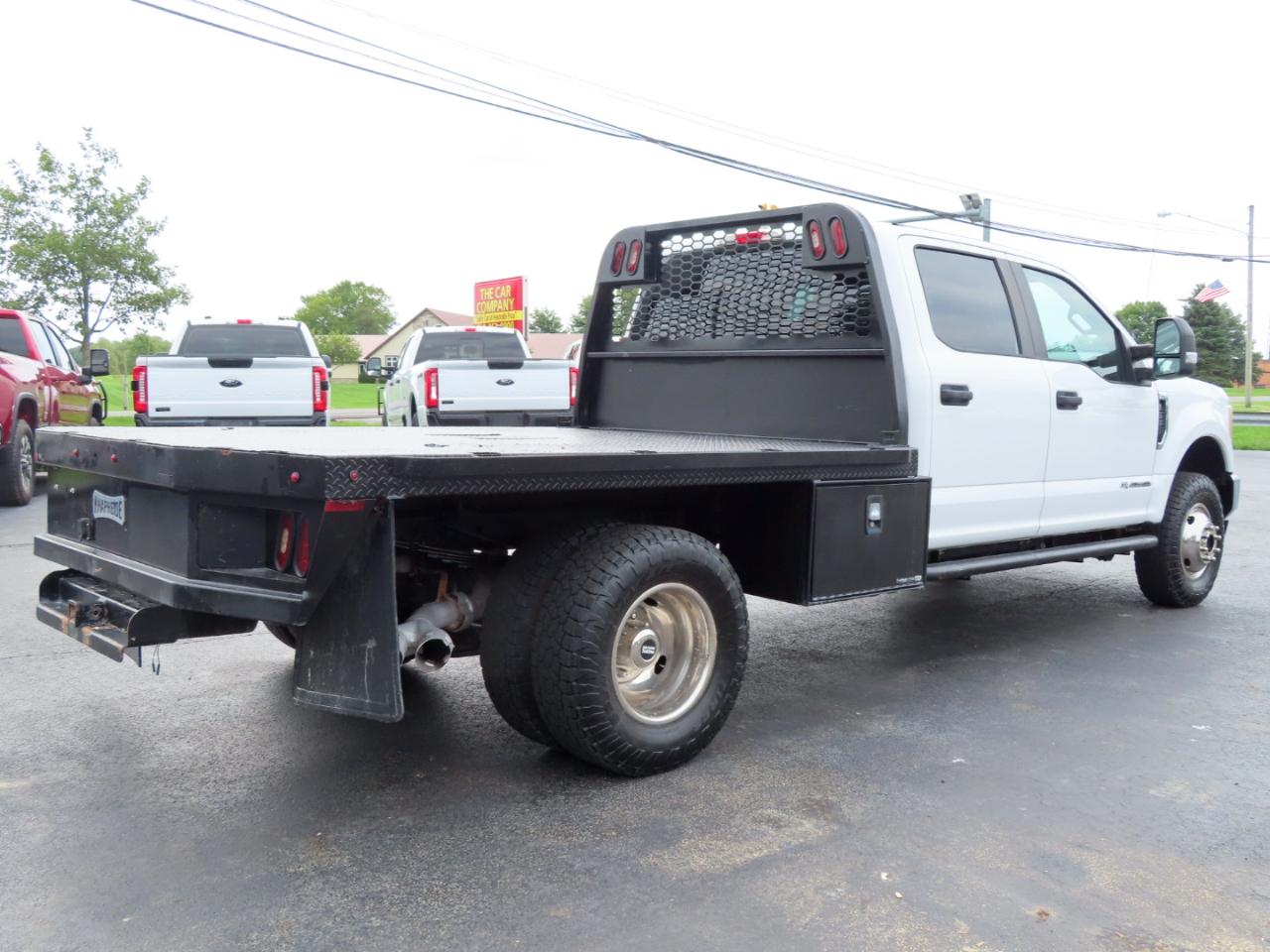 Ford Super Duty F-350 DRW XL 4WD Crew Cab 179" WB 60" CA 2017
