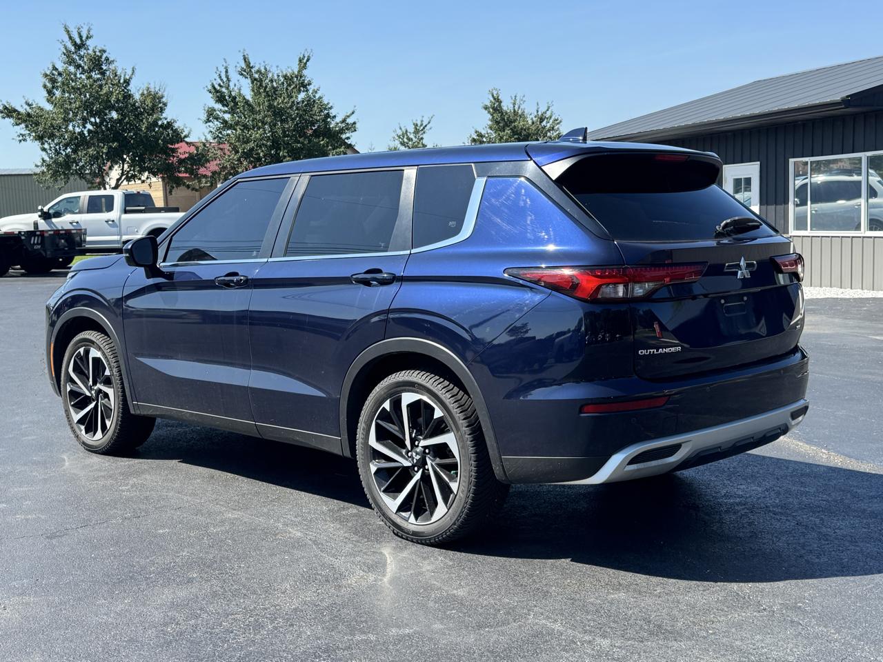 Mitsubishi Outlander SE Launch Edition S-AWC 2022