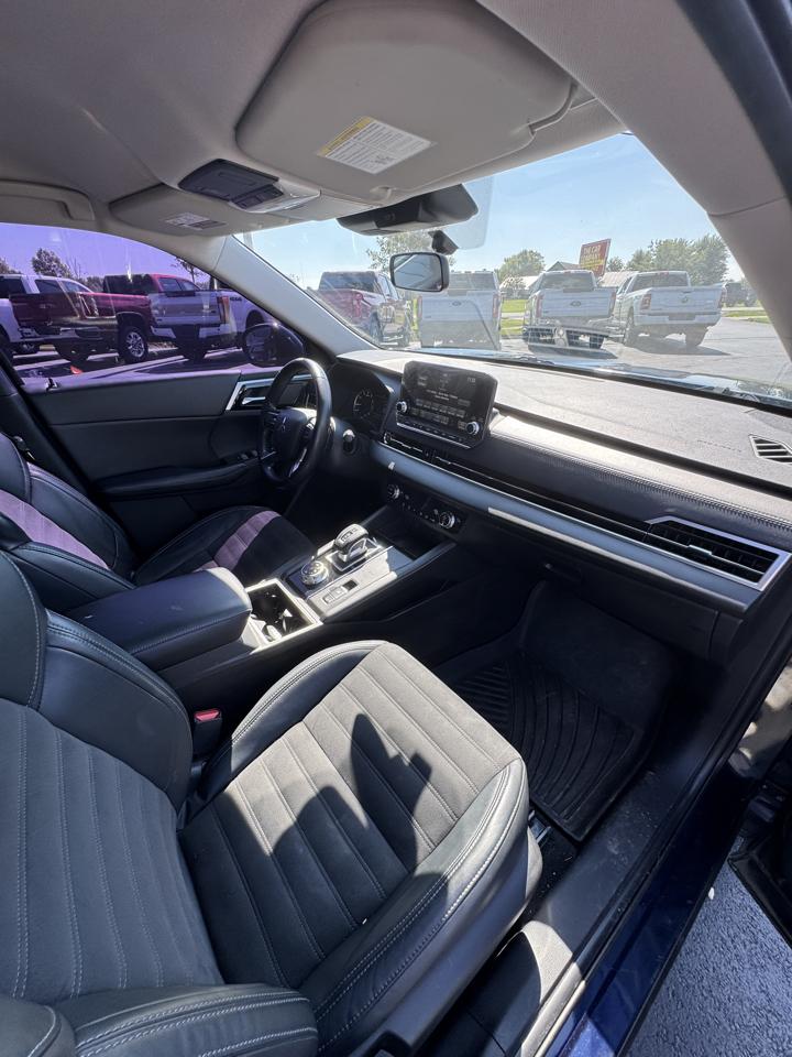 Mitsubishi Outlander SE Launch Edition S-AWC 2022