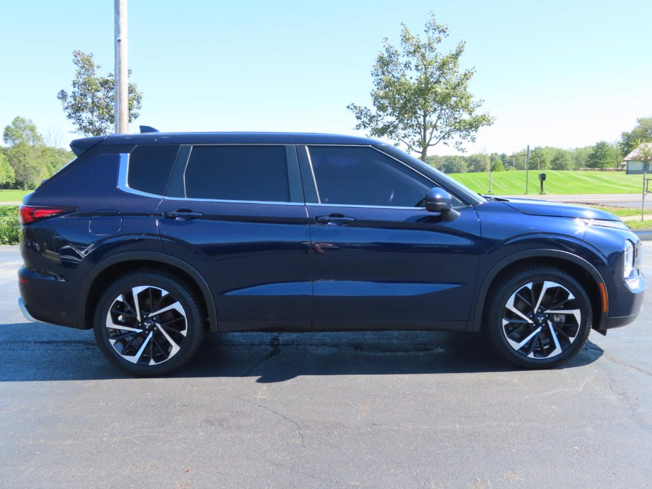 Mitsubishi Outlander SE Launch Edition S-AWC 2022