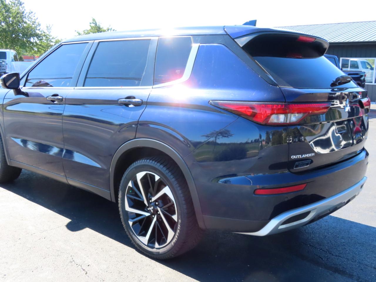Mitsubishi Outlander SE Launch Edition S-AWC 2022