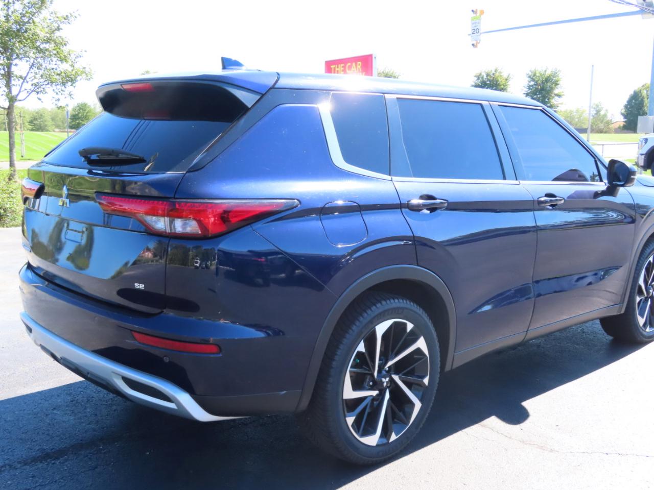 Mitsubishi Outlander SE Launch Edition S-AWC 2022