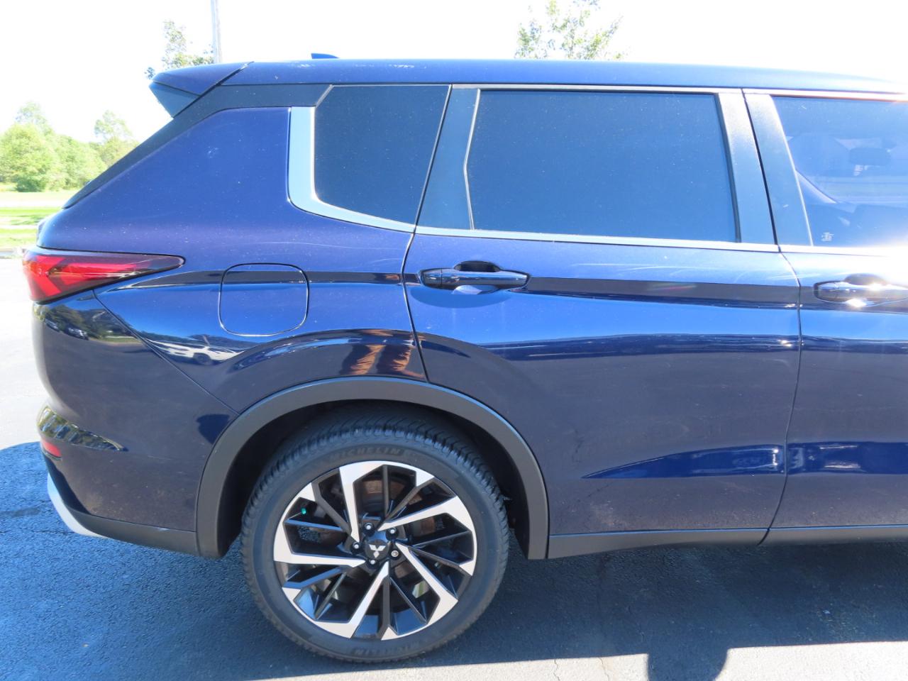 Mitsubishi Outlander SE Launch Edition S-AWC 2022