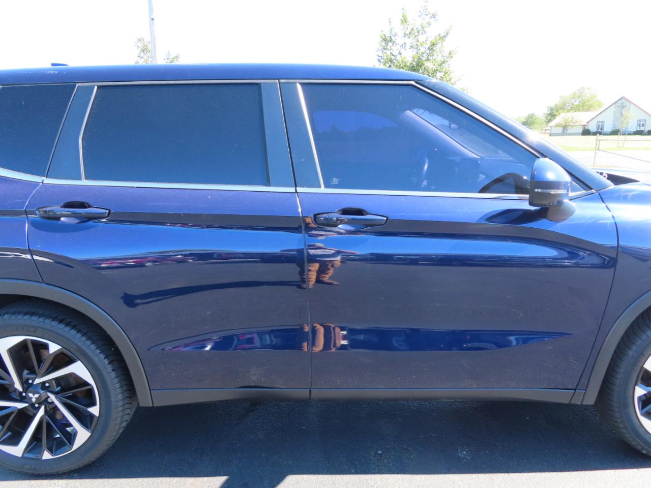 Mitsubishi Outlander SE Launch Edition S-AWC 2022