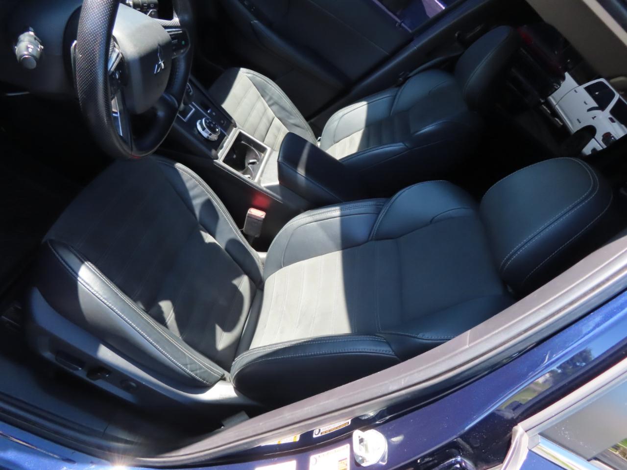 Mitsubishi Outlander SE Launch Edition S-AWC 2022