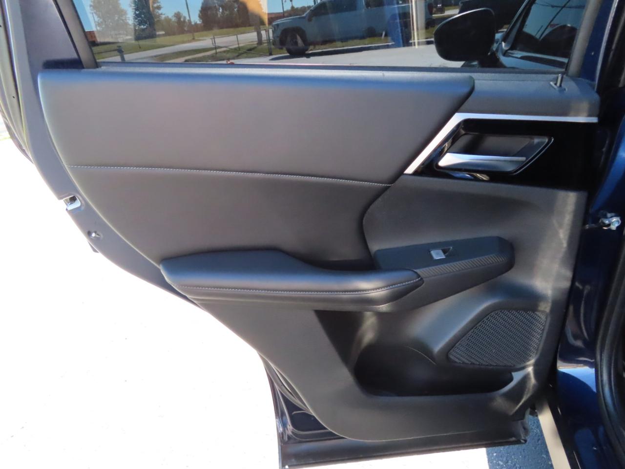 Mitsubishi Outlander SE Launch Edition S-AWC 2022