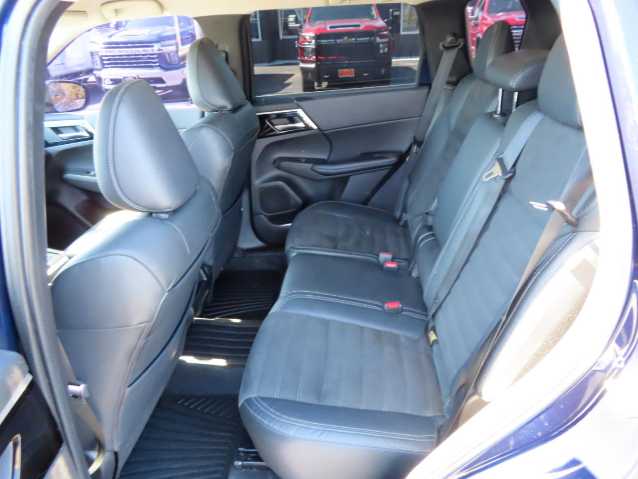 Mitsubishi Outlander SE Launch Edition S-AWC 2022