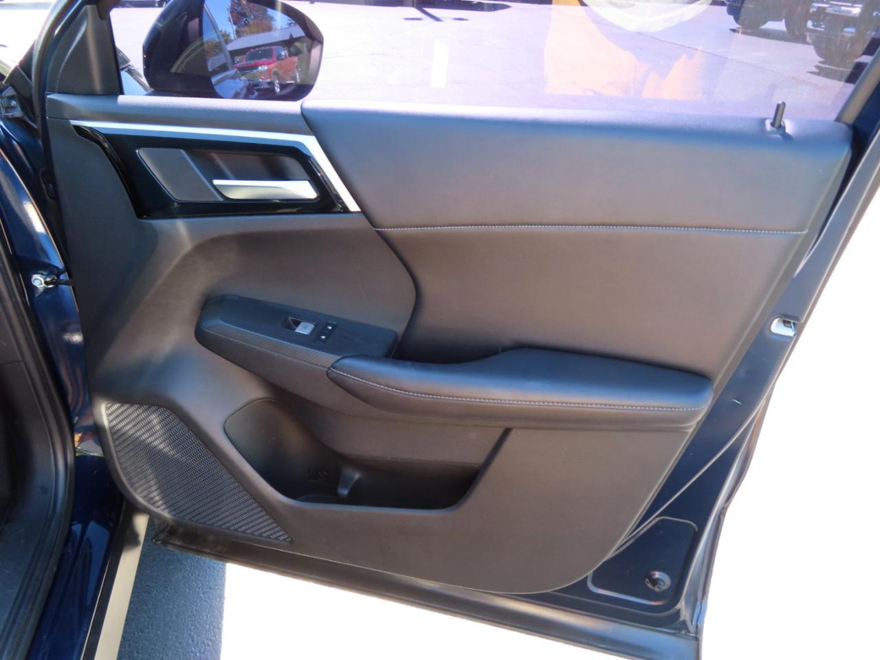 Mitsubishi Outlander SE Launch Edition S-AWC 2022