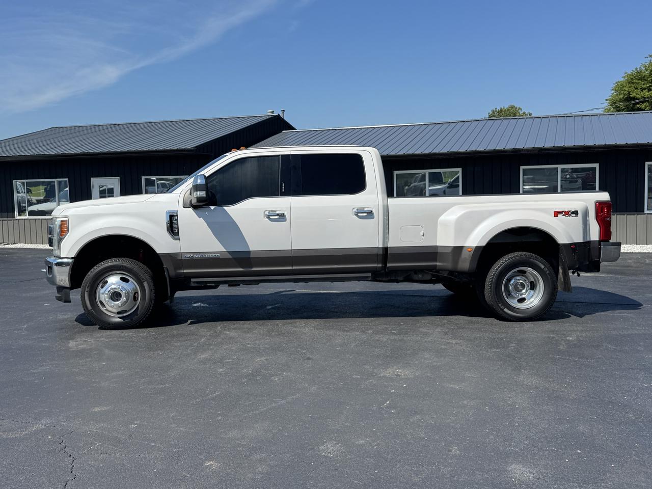 Ford Super Duty F-350 DRW King Ranch 4WD Crew Cab 8' Box 2017