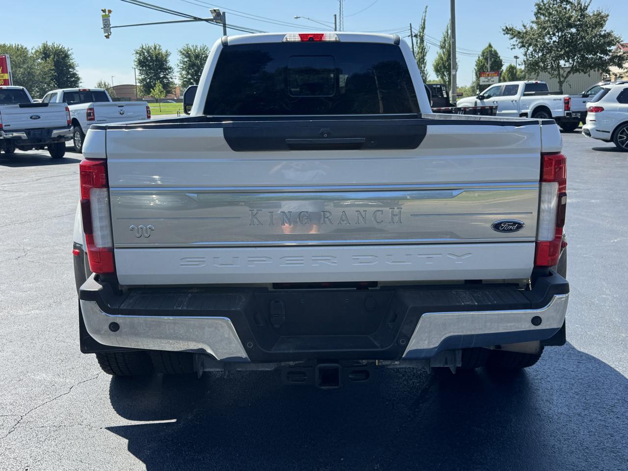 Ford Super Duty F-350 DRW King Ranch 4WD Crew Cab 8' Box 2017