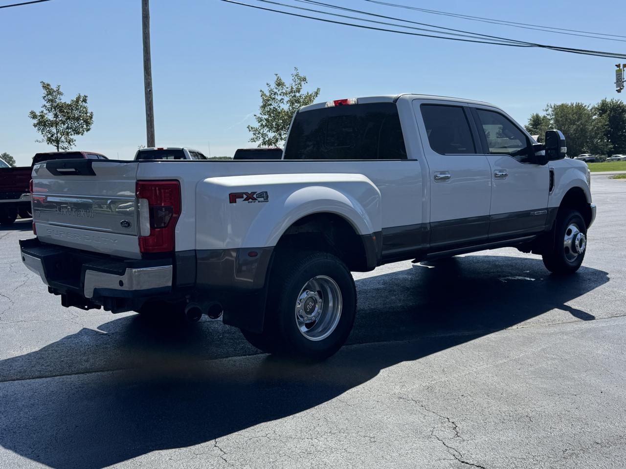 Ford Super Duty F-350 DRW King Ranch 4WD Crew Cab 8' Box 2017