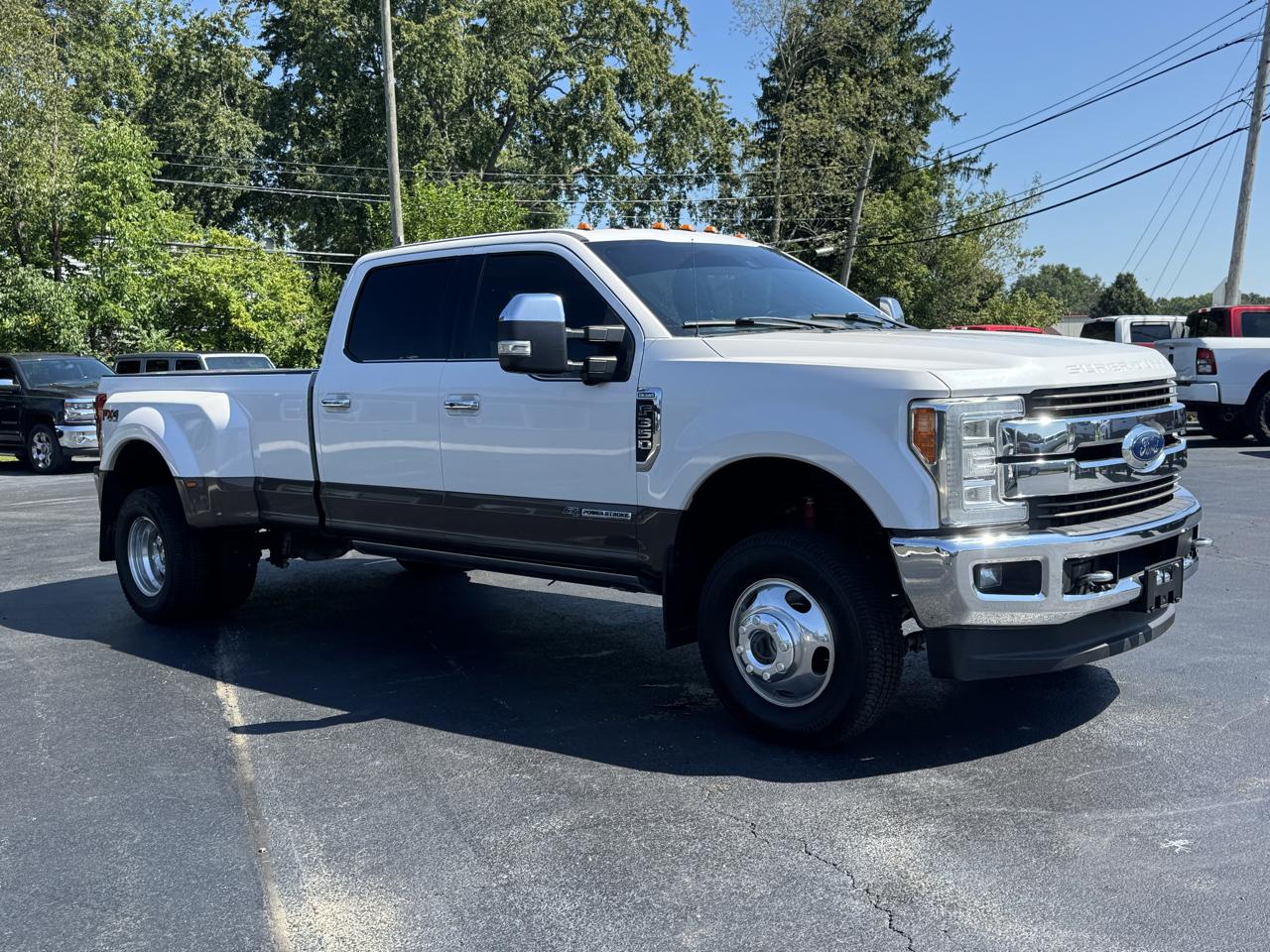 Ford Super Duty F-350 DRW King Ranch 4WD Crew Cab 8' Box 2017