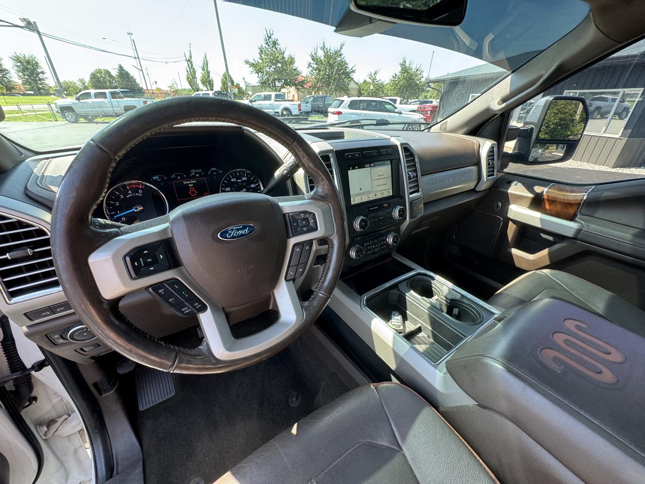 Ford Super Duty F-350 DRW King Ranch 4WD Crew Cab 8' Box 2017