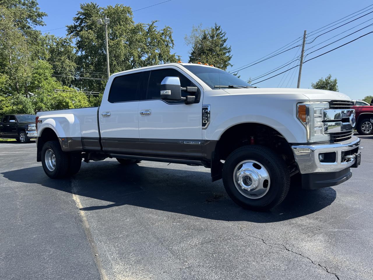 Ford Super Duty F-350 DRW King Ranch 4WD Crew Cab 8' Box 2017