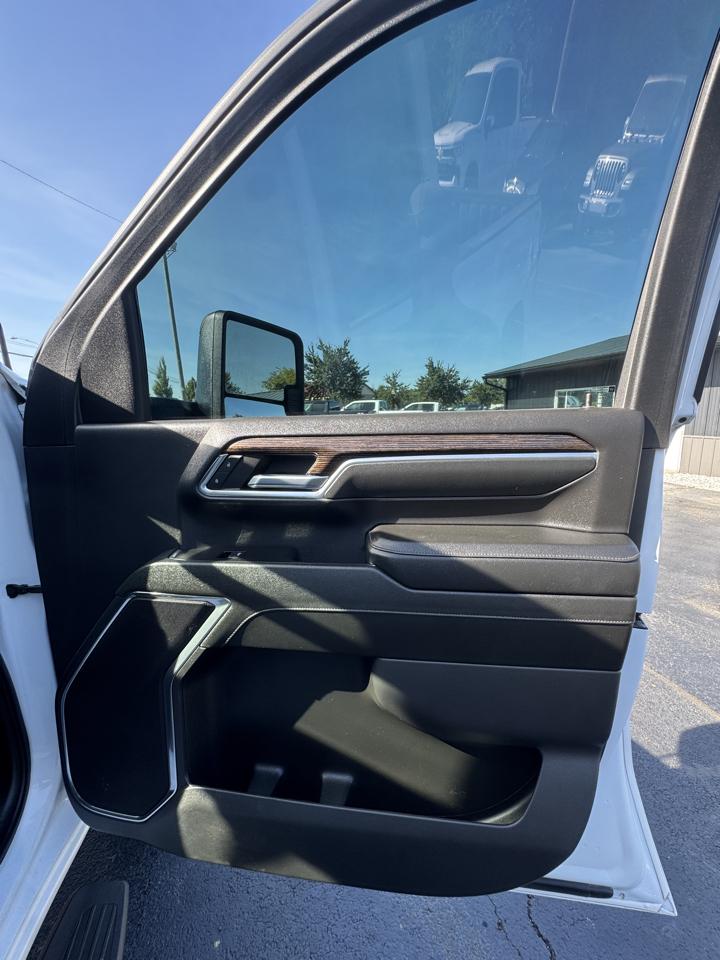 GMC Sierra 3500HD 4WD Crew Cab 172" SLE 2024