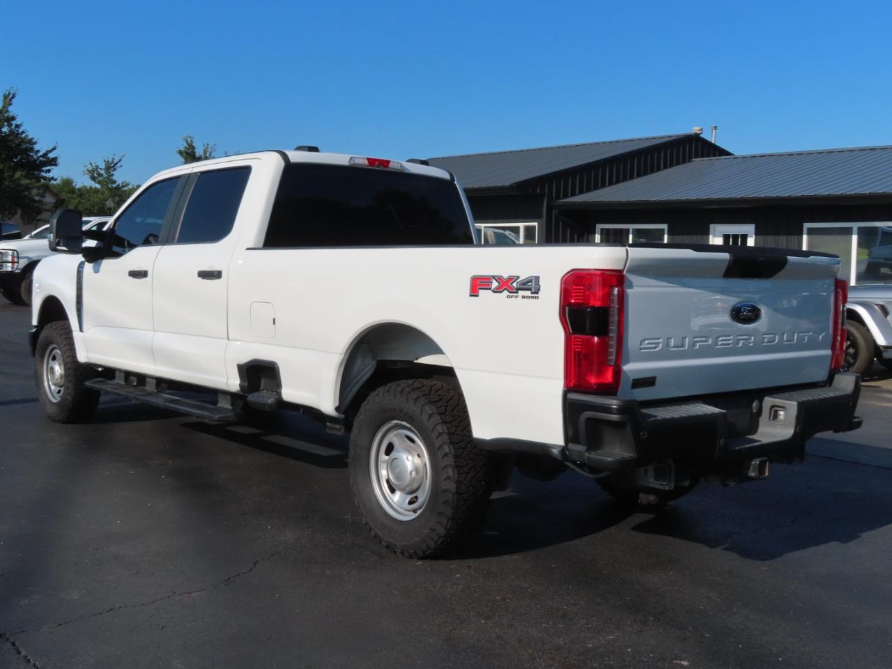 Ford Super Duty F-250 SRW XL 4WD Crew Cab 8' Box 2023