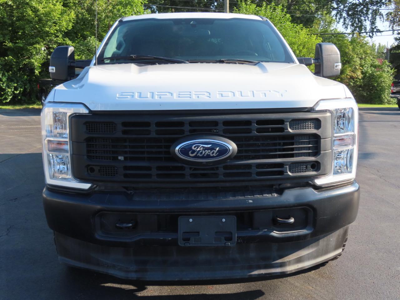 Ford Super Duty F-250 SRW XL 4WD Crew Cab 8' Box 2023