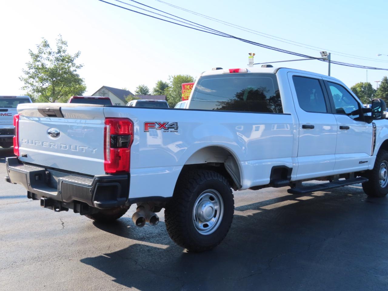 Ford Super Duty F-250 SRW XL 4WD Crew Cab 8' Box 2023