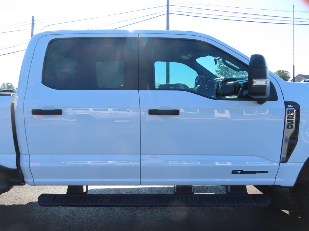 Ford Super Duty F-250 SRW XL 4WD Crew Cab 8' Box 2023