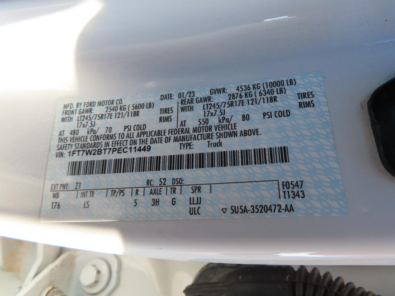 Ford Super Duty F-250 SRW XL 4WD Crew Cab 8' Box 2023