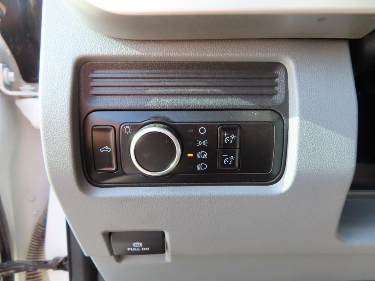 Ford Super Duty F-250 SRW XL 4WD Crew Cab 8' Box 2023