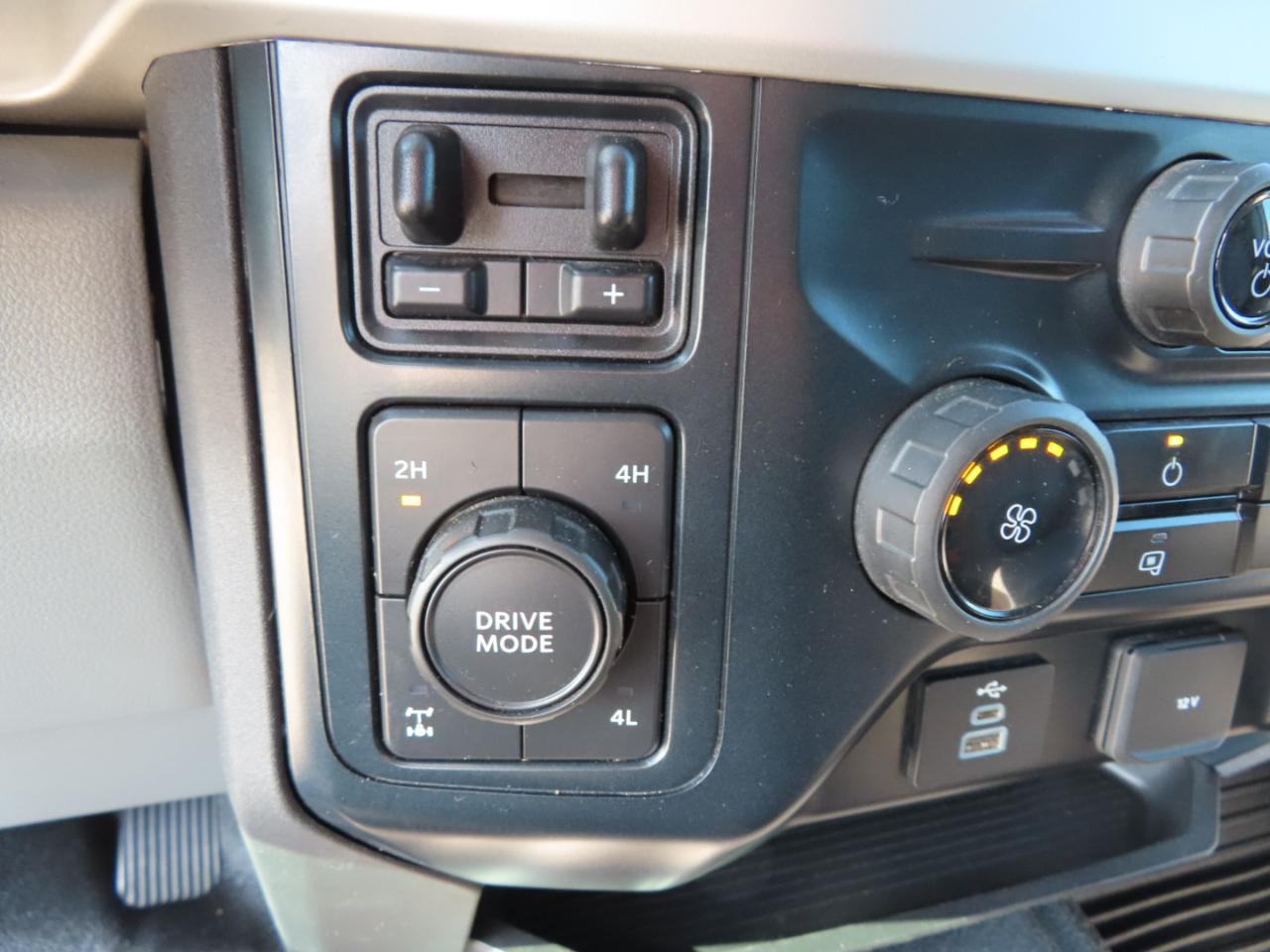 Ford Super Duty F-250 SRW XL 4WD Crew Cab 8' Box 2023