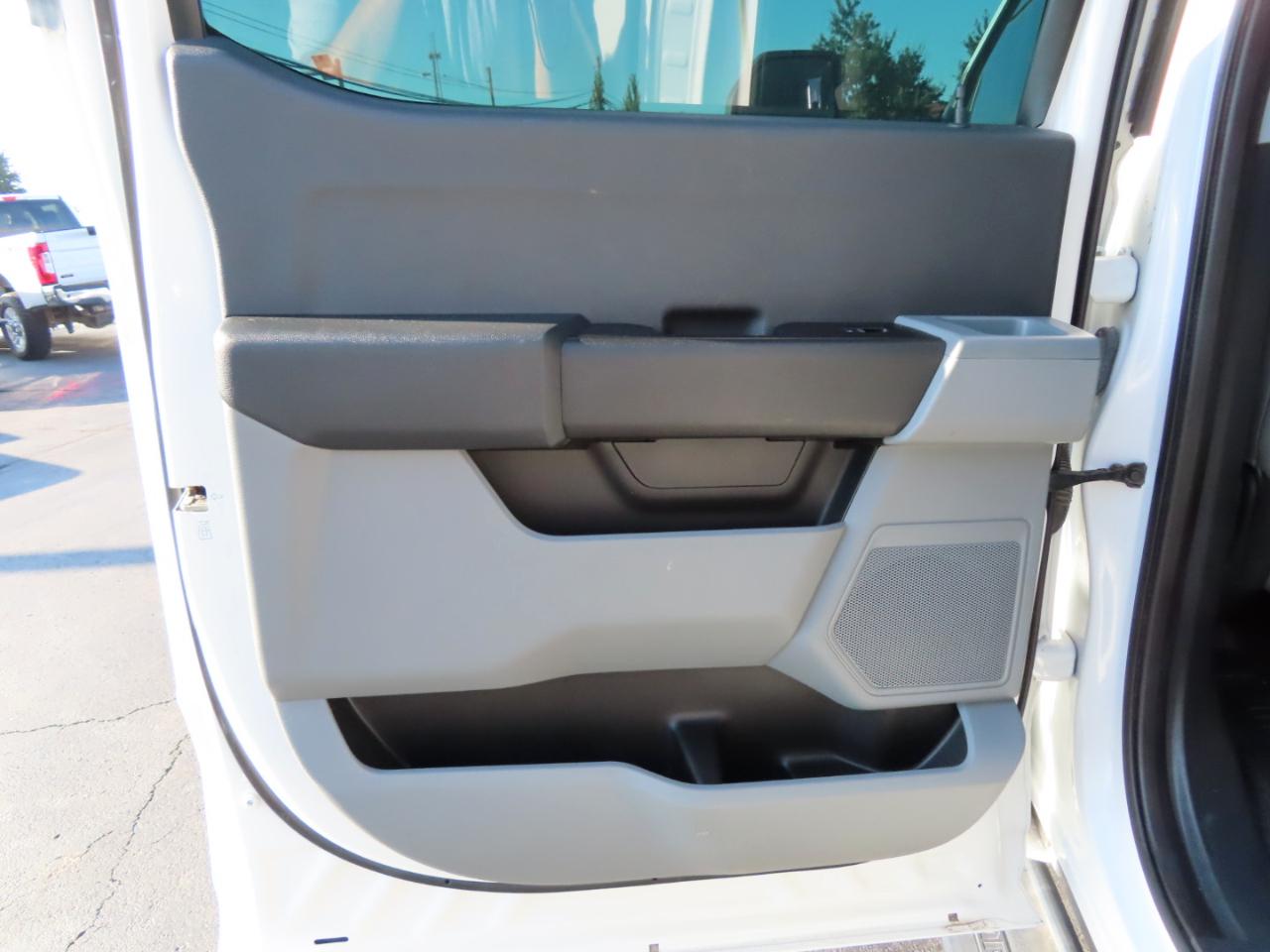Ford Super Duty F-250 SRW XL 4WD Crew Cab 8' Box 2023