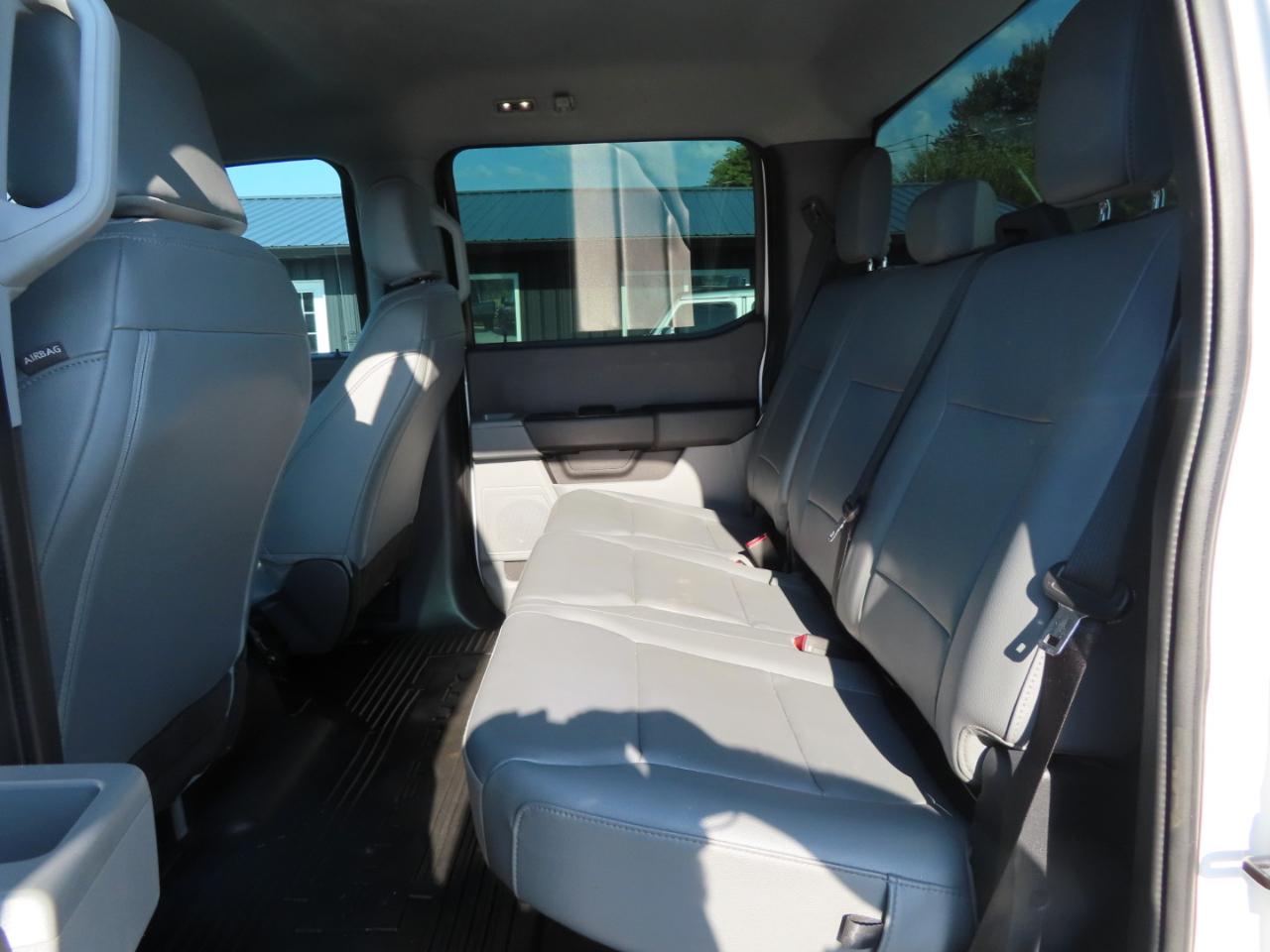 Ford Super Duty F-250 SRW XL 4WD Crew Cab 8' Box 2023
