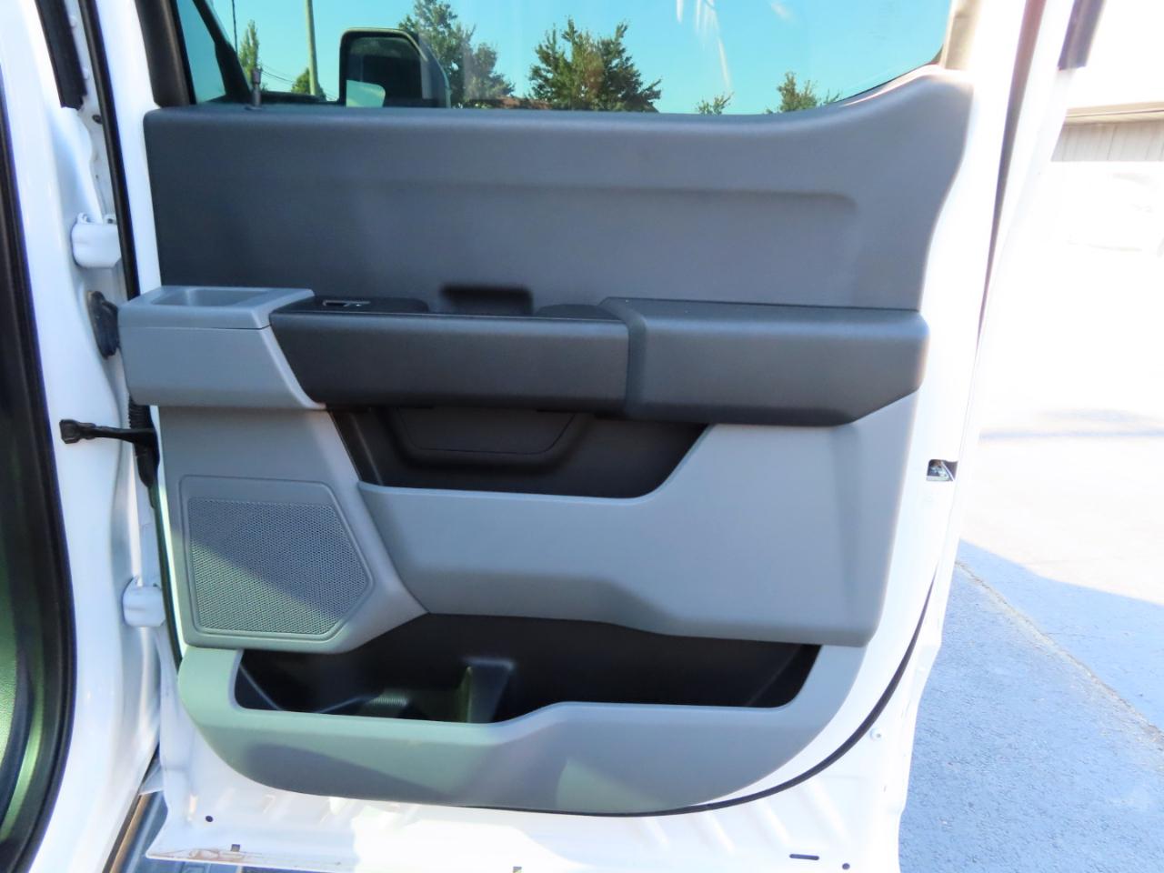 Ford Super Duty F-250 SRW XL 4WD Crew Cab 8' Box 2023