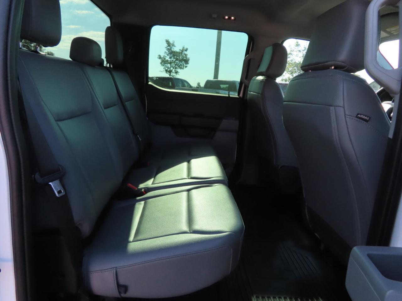 Ford Super Duty F-250 SRW XL 4WD Crew Cab 8' Box 2023