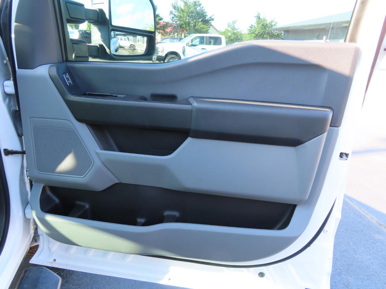 Ford Super Duty F-250 SRW XL 4WD Crew Cab 8' Box 2023
