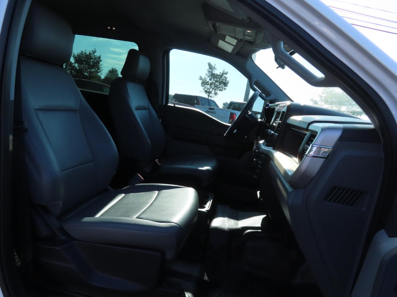 Ford Super Duty F-250 SRW XL 4WD Crew Cab 8' Box 2023