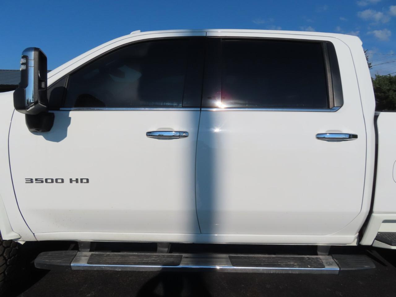 Chevrolet Silverado 3500HD 4WD Crew Cab 172" High Country 2022