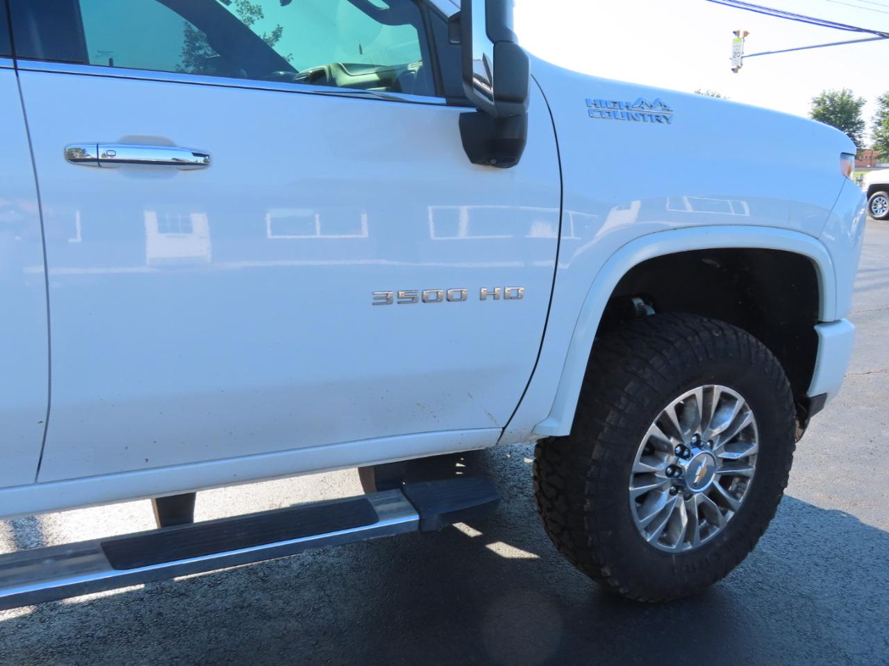 Chevrolet Silverado 3500HD 4WD Crew Cab 172" High Country 2022
