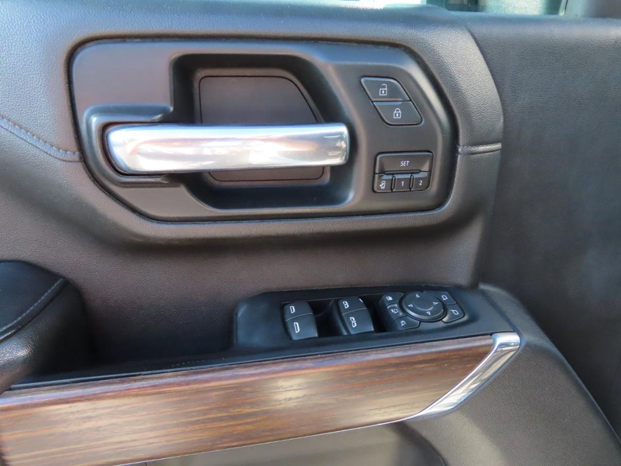 Chevrolet Silverado 3500HD 4WD Crew Cab 172" High Country 2022