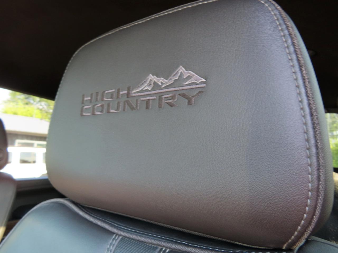 Chevrolet Silverado 3500HD 4WD Crew Cab 172" High Country 2022