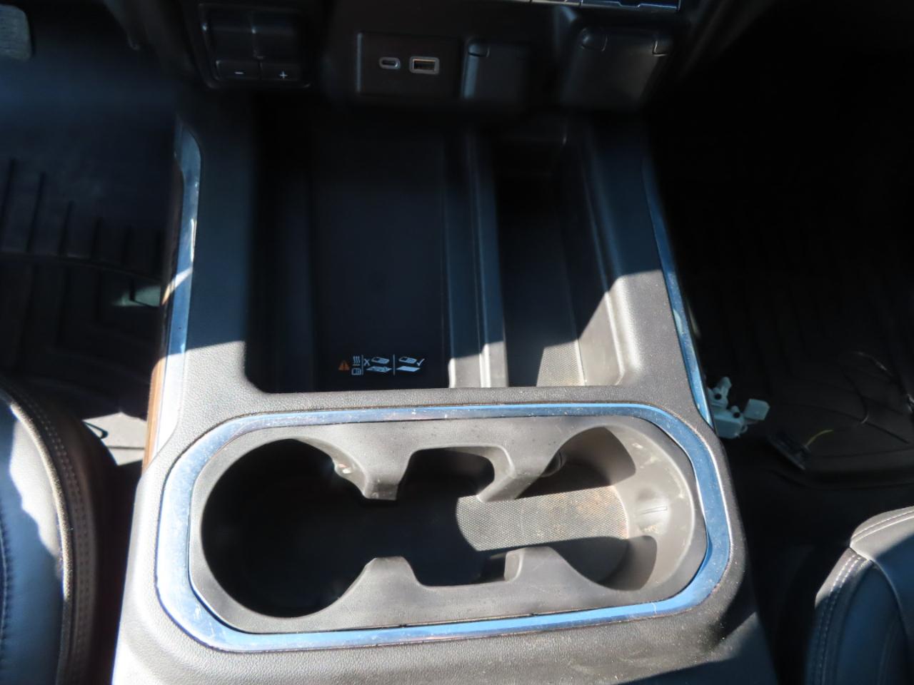 Chevrolet Silverado 3500HD 4WD Crew Cab 172" High Country 2022