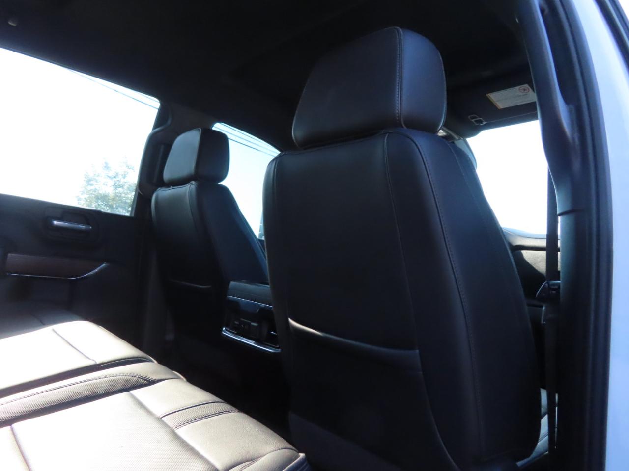 Chevrolet Silverado 3500HD 4WD Crew Cab 172" High Country 2022