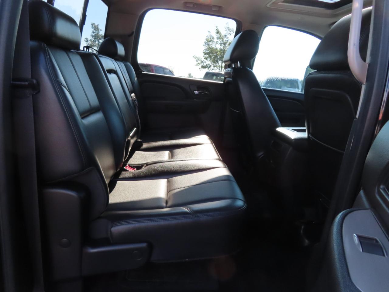 Chevrolet Silverado 3500HD 4WD Crew Cab 167.7" LTZ 2014
