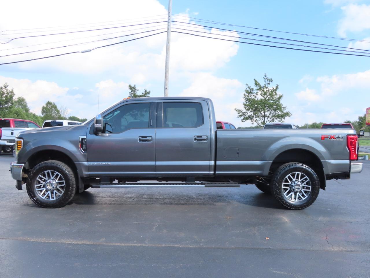 Ford Super Duty F-350 SRW Lariat 4WD Crew Cab 8' Box 2019