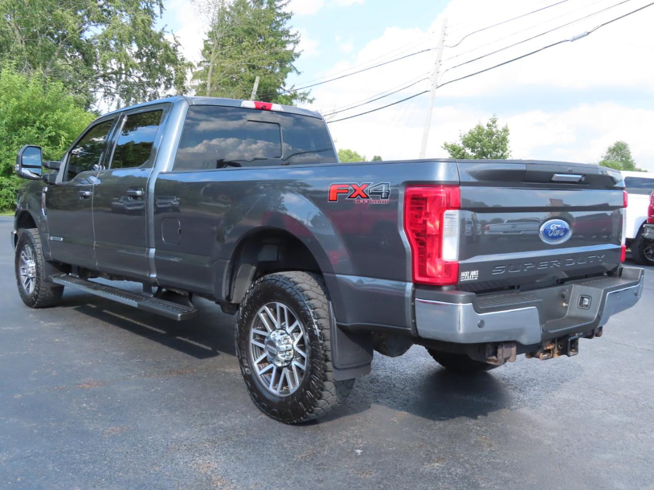 Ford Super Duty F-350 SRW Lariat 4WD Crew Cab 8' Box 2019