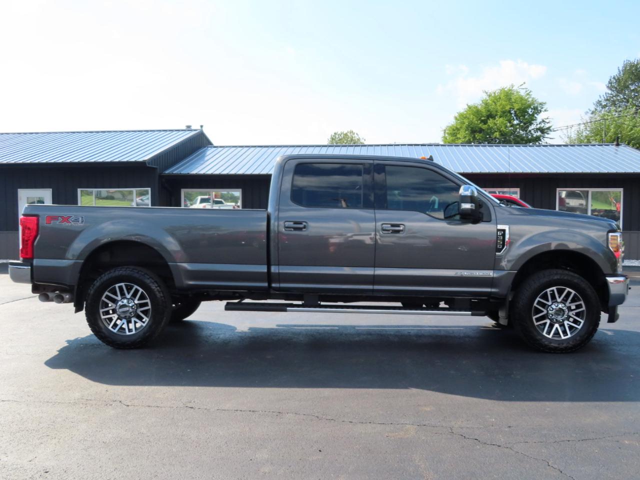 Ford Super Duty F-350 SRW Lariat 4WD Crew Cab 8' Box 2019